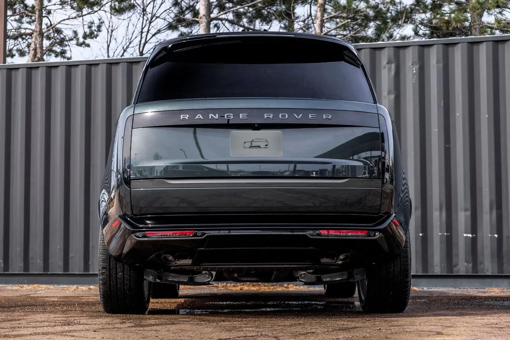 New 2026 Belgravia Green Land Rover SE image 7