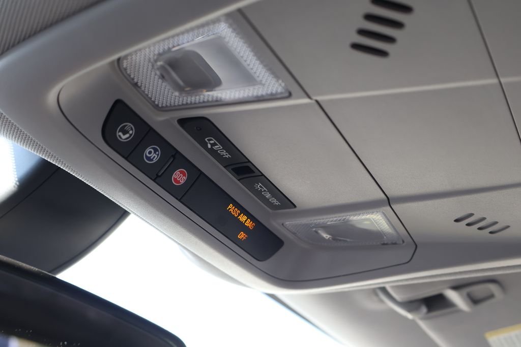 Used 2019 SUMMIT WHITE Chevrolet LS image 27