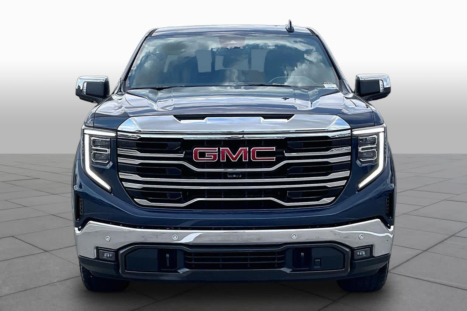 Used 2023 PACIFIC BLUE METALLIC GMC SLT image 4