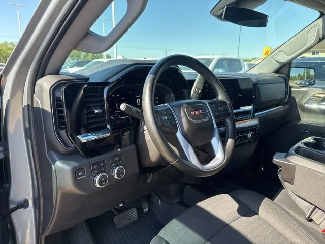 Used 2024 Sterling Metallic GMC Elevation image 17