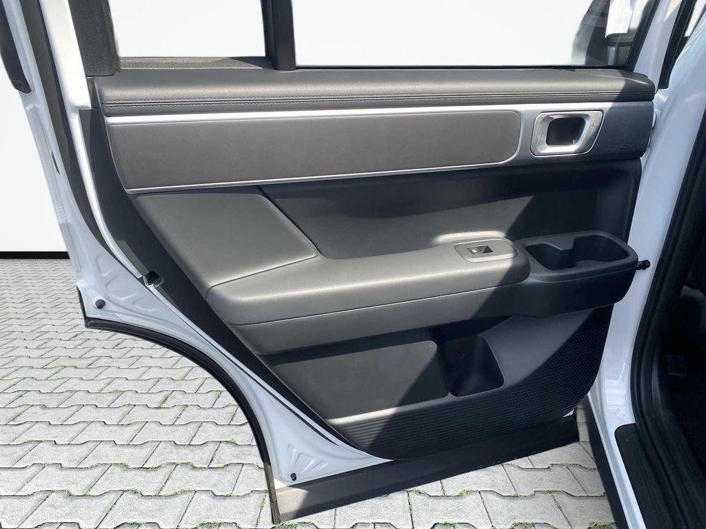 New 2026 White Hyundai SE FWD image 31