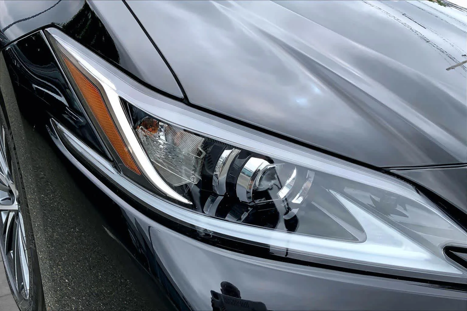Certified Used 2024 OBSIDIAN Lexus  image 28