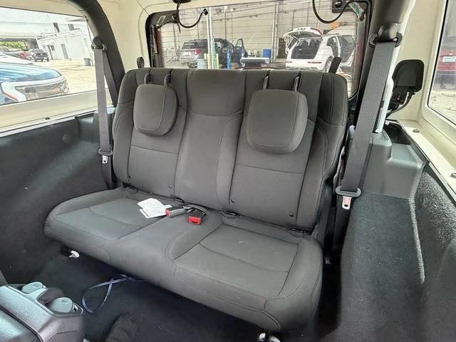 Used 2022 Bright White Clearcoat Jeep Sport S image 11