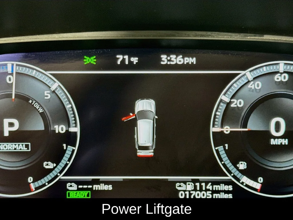 Used 2025 Labrador Black Pearl Mitsubishi SEL image 15