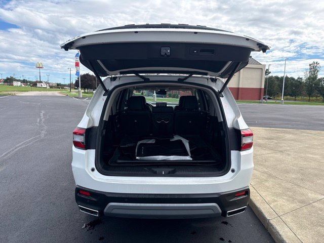 Used 2023 White Honda Touring image 11