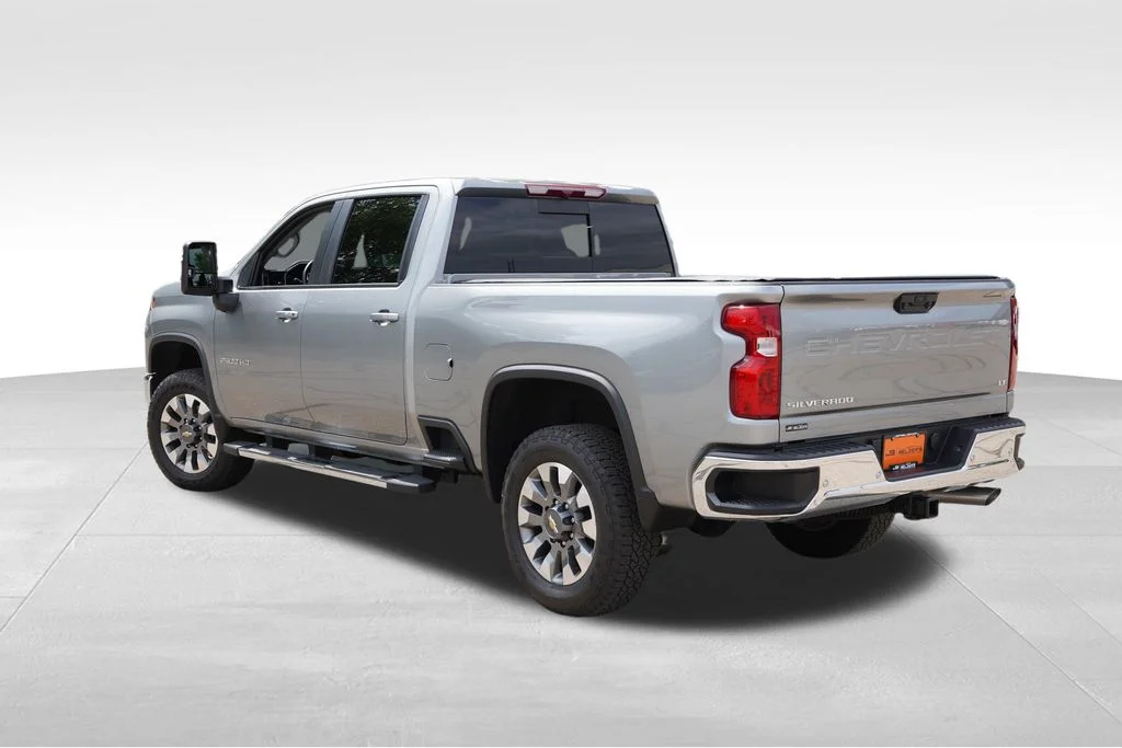 Used 2025 Sterling Gray Metallic Chevrolet LT image 7