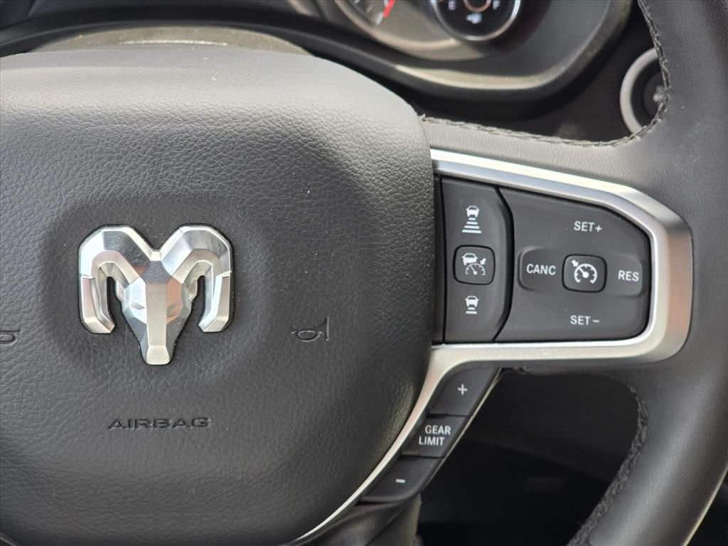 Used 2025 White Ram Big Horn/Lone Star image 16