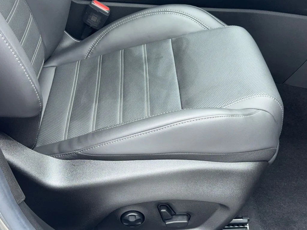 Used 2024 Silver Alfa Romeo Ti image 42