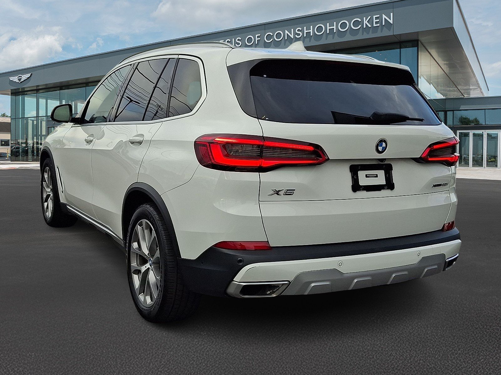 Used 2019 Alpine White BMW xDrive40i image 4
