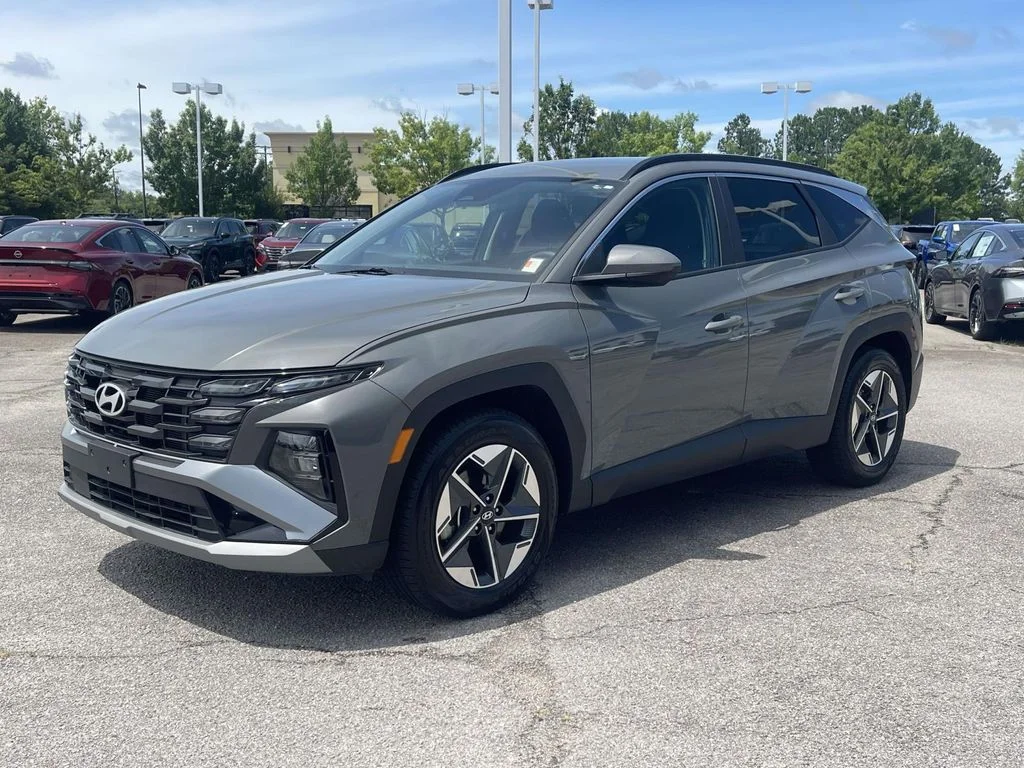 Used 2025 Gray Hyundai SEL image 3