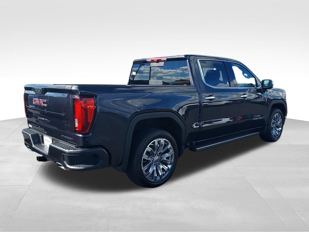 Used 2025 Silver GMC Denali image 10