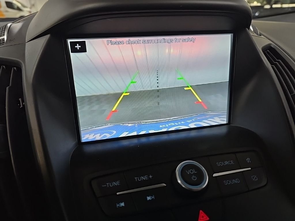 Used 2019 Silver Ford SE image 27