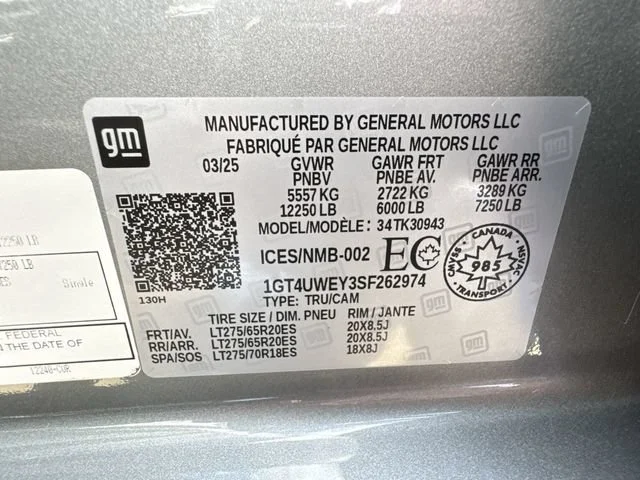 Used 2025 Sterling Metallic GMC Denali image 34