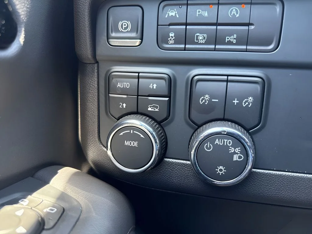 Used 2025 Black Chevrolet LT image 25