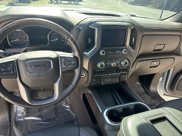 Used 2022 White GMC Denali image 16