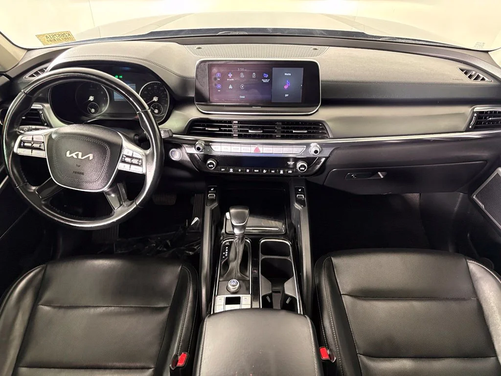 Used 2022 Black Kia S image 35