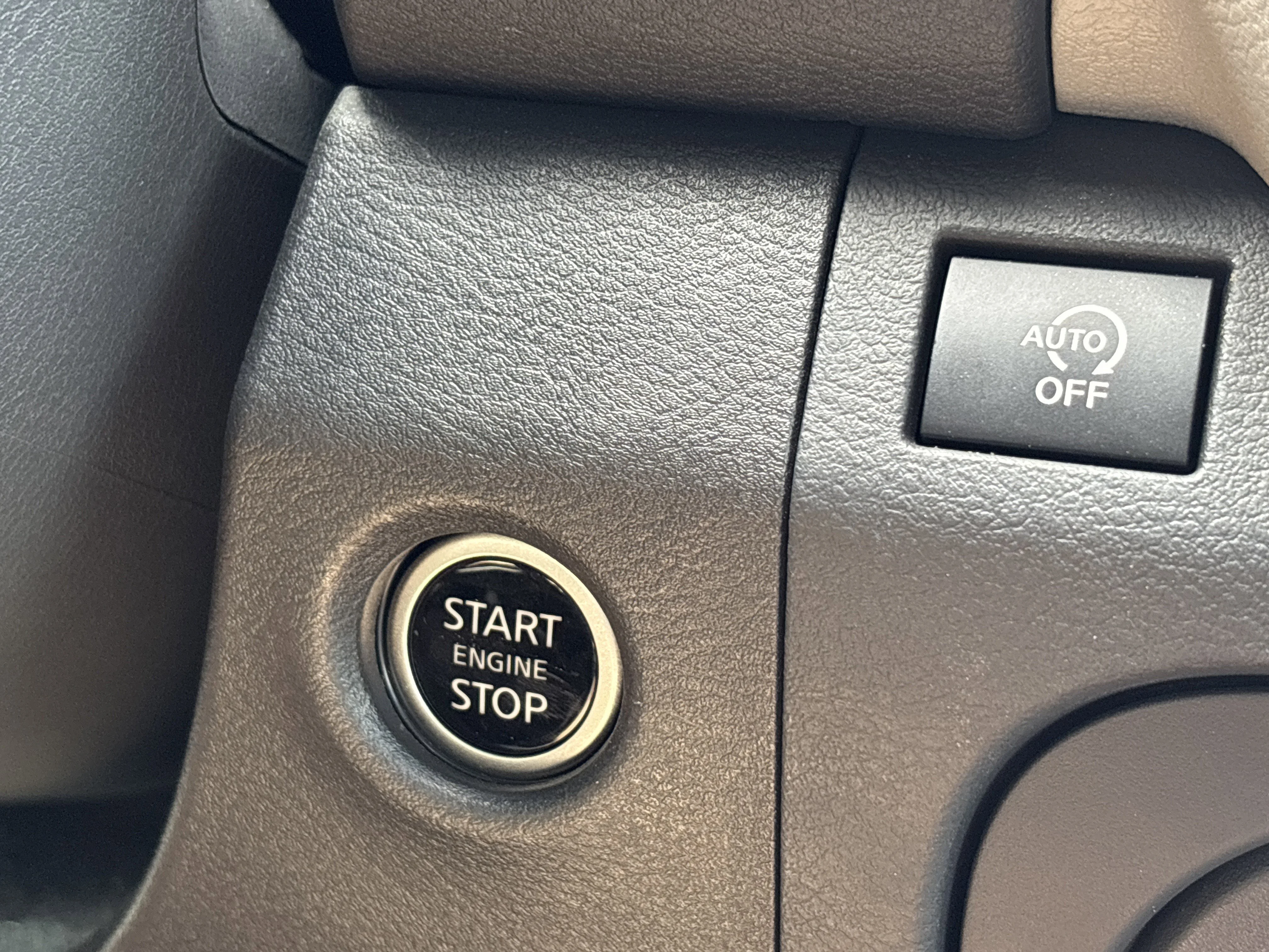 Used 2025 Bluestone Pearl Nissan SV image 26