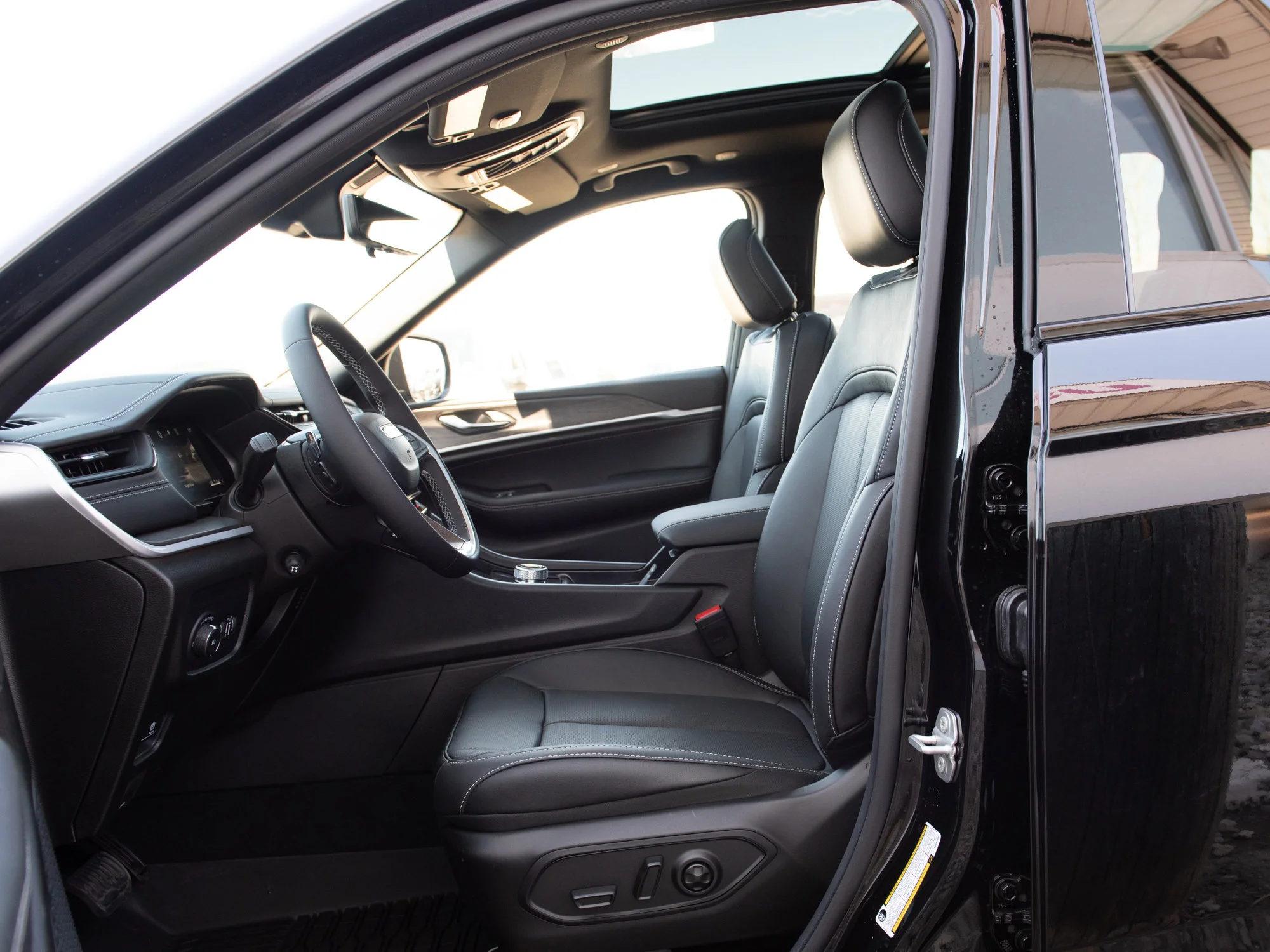 New 2026 Black Jeep Limited Reserve* image 20
