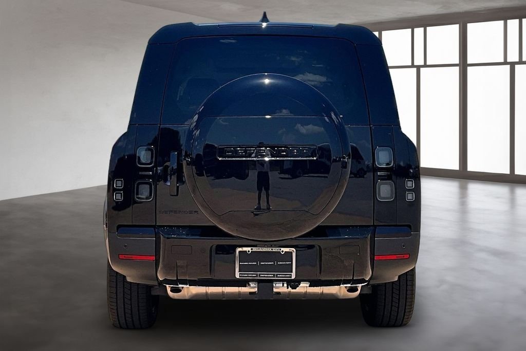 New 2026 Santorini Black LAND ROVER S image 4