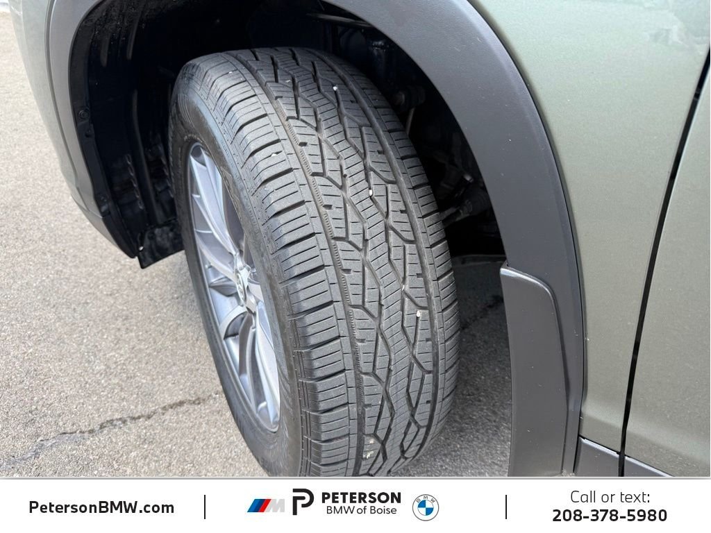 Used 2019 Green Toyota XLE image 38