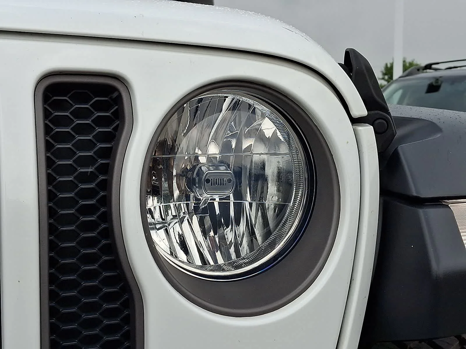 Used 2020 Bright White Clearcoat Jeep Rubicon image 10