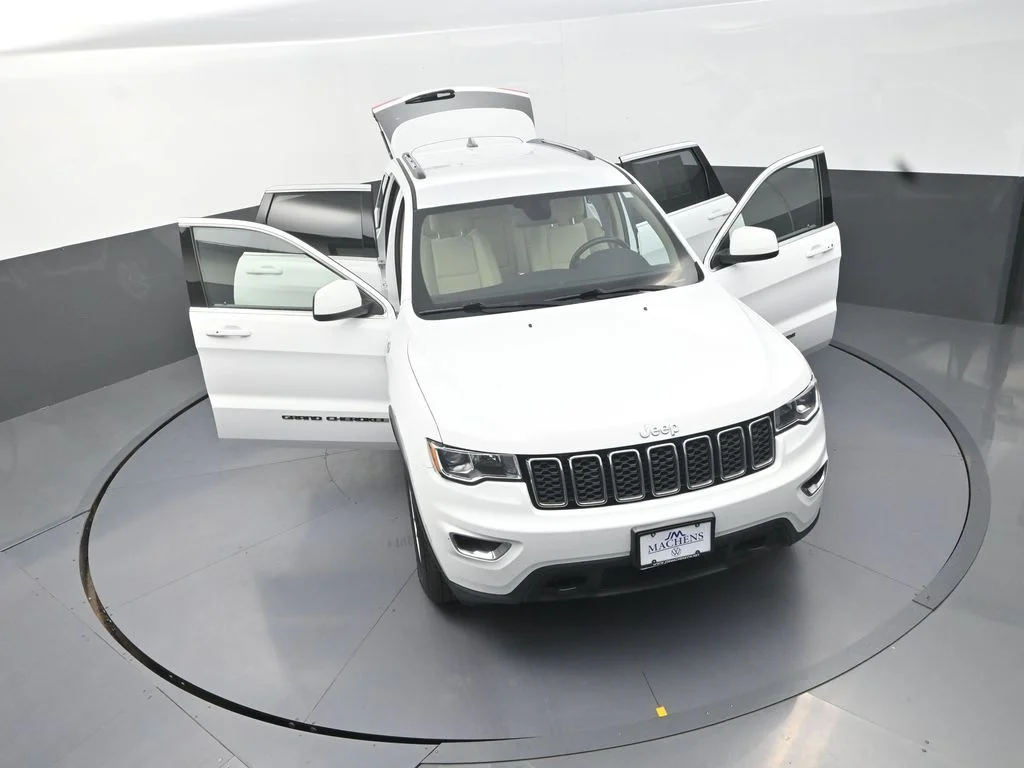 Used 2019 White Jeep Laredo E image 30