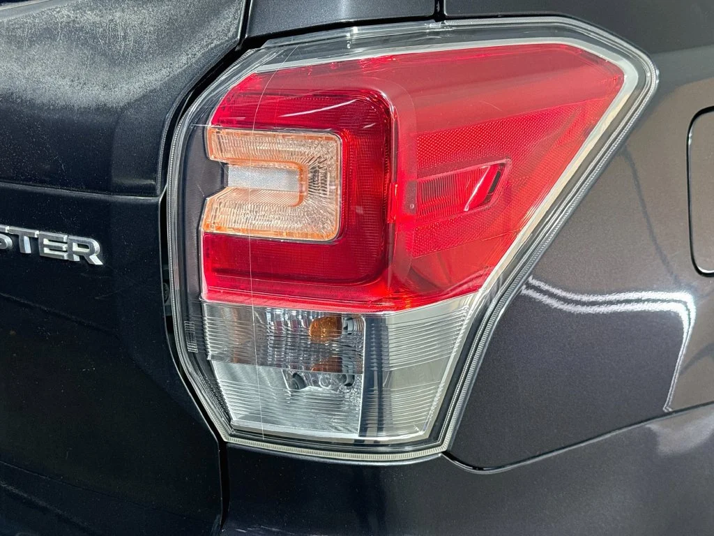 Used 2018 Gray Subaru 2.5i Premium image 32