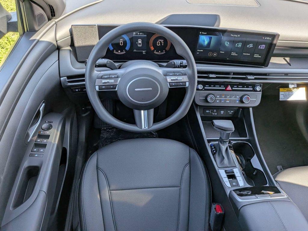 New 2027 Black Hyundai SE FWD image 17