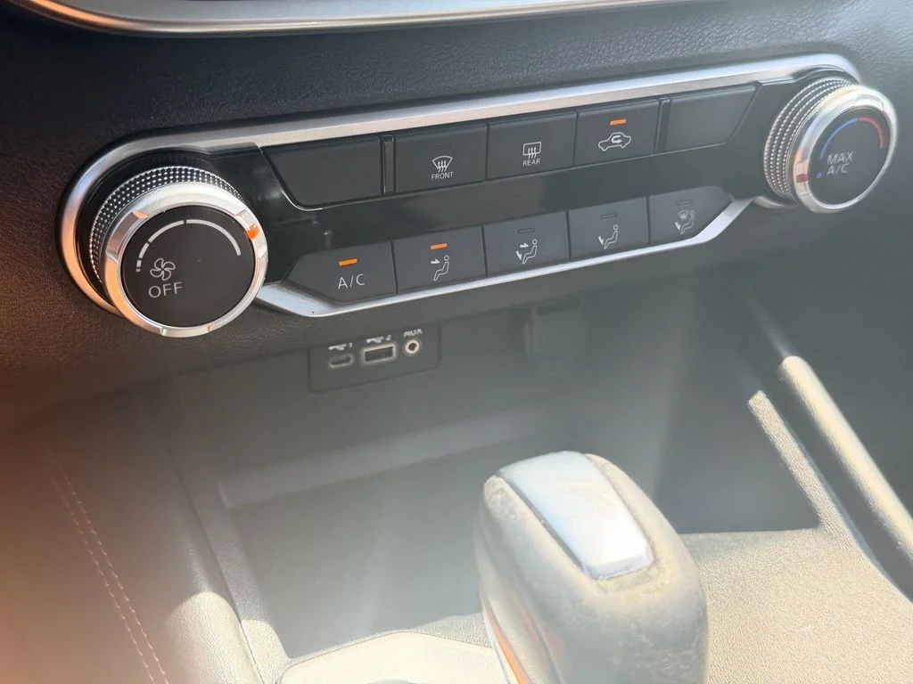 Used 2021 Silver Nissan 2.5 SR image 20