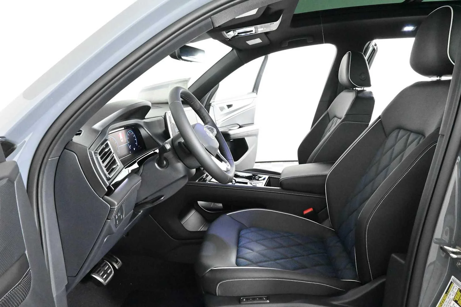 New 2026 Pure Gray Volkswagen 2.0T SEL Premium R-Line image 21