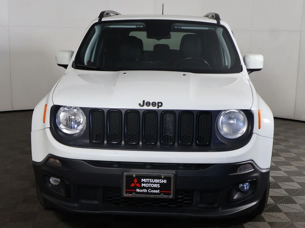 Used 2018 White Jeep Latitude image 8