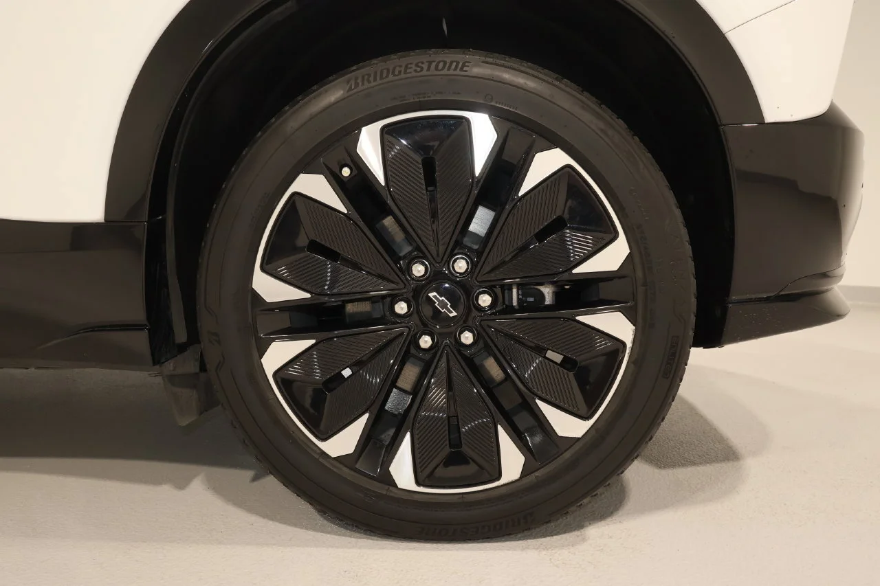 Certified Used 2024 Summit White Chevrolet RS image 32