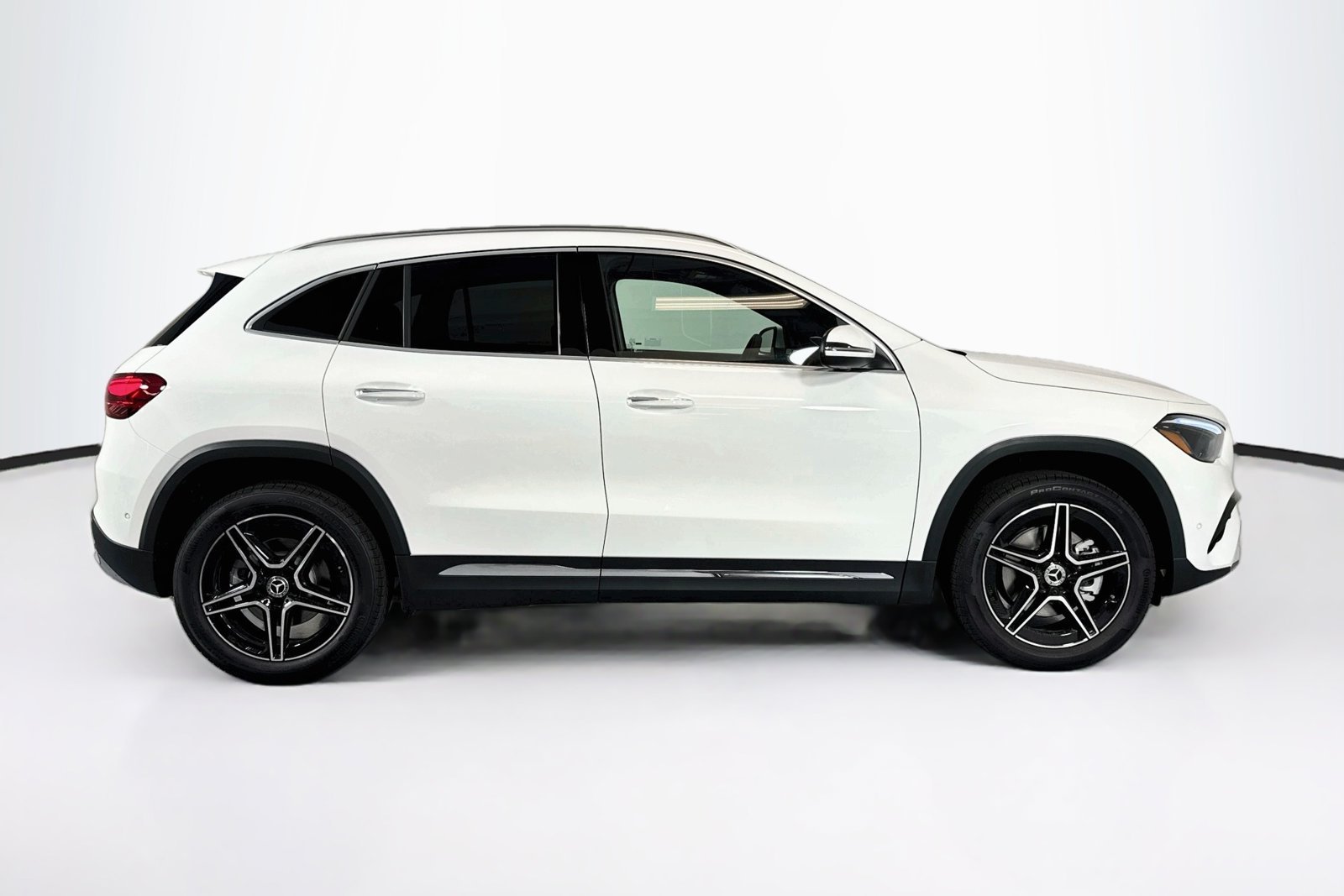 New 2026 Polar White Mercedes-Benz GLA 250 image 4