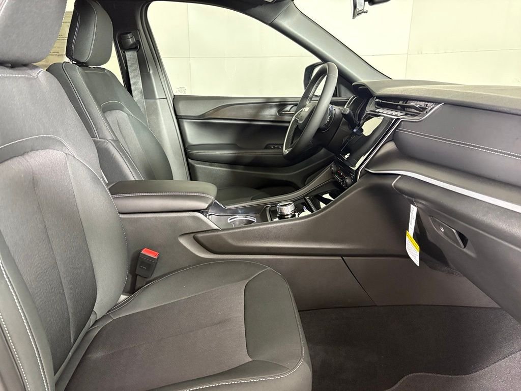New 2026 Baltic Gray Metallic Clear-Coat Exterior Paint Jeep Laredo image 14
