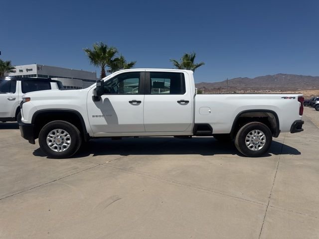 Used 2022 White Chevrolet  image 2