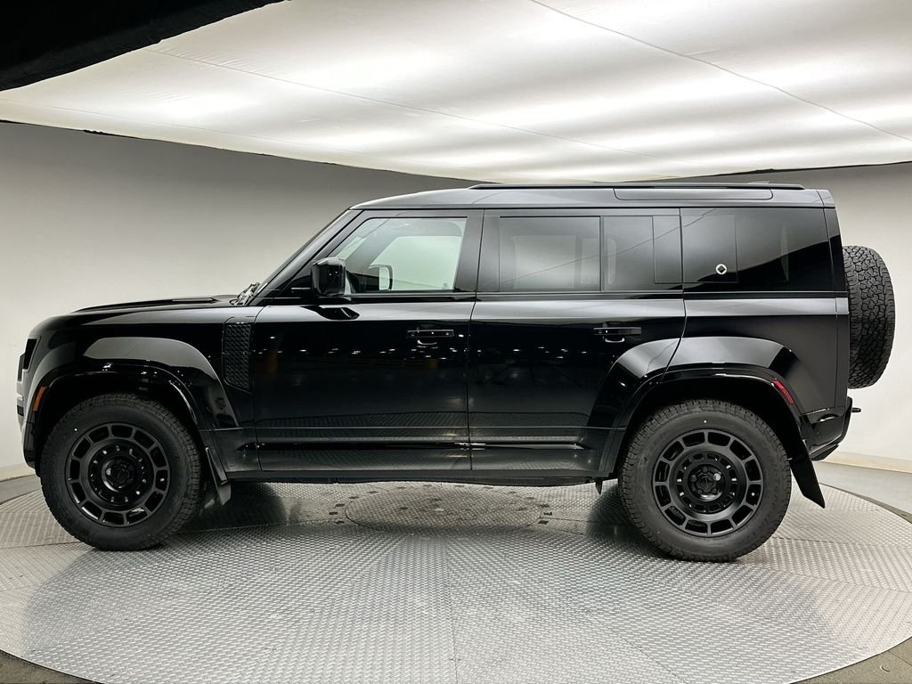 New 2026 Narvik Black Land Rover OCTA image 10
