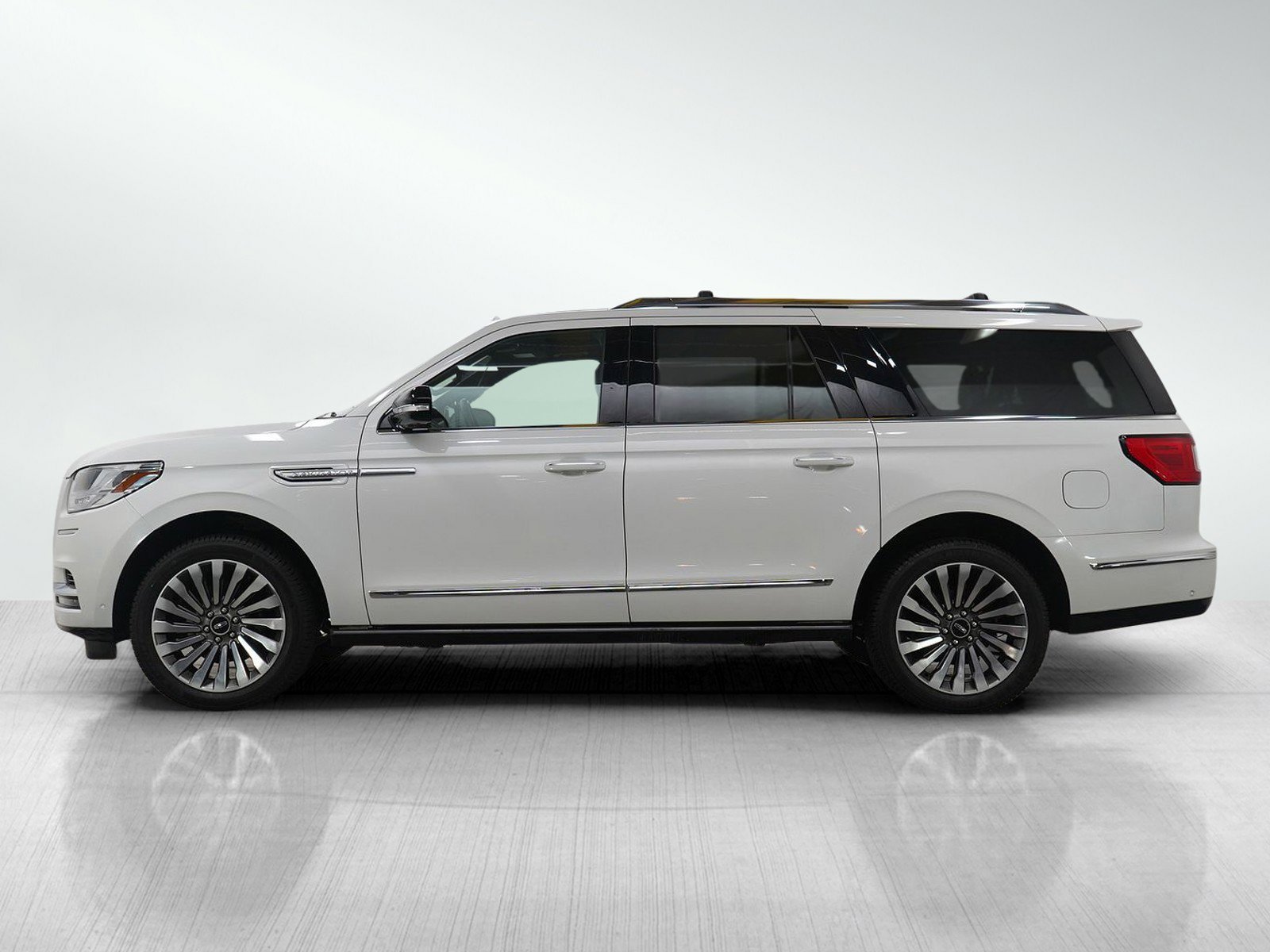 Used 2020 Lincoln Navigator Reserve L with VIN 5LMJJ3LT8LEL06839 for sale in Wayzata, Minnesota