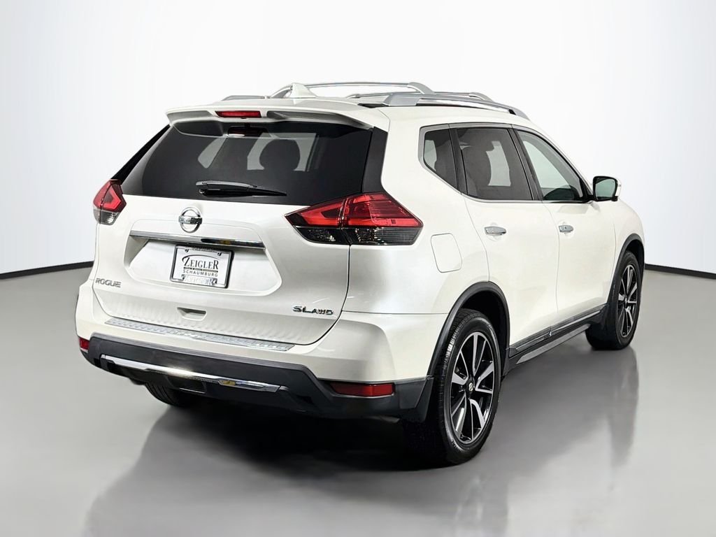 Used 2017 White Nissan SL image 7