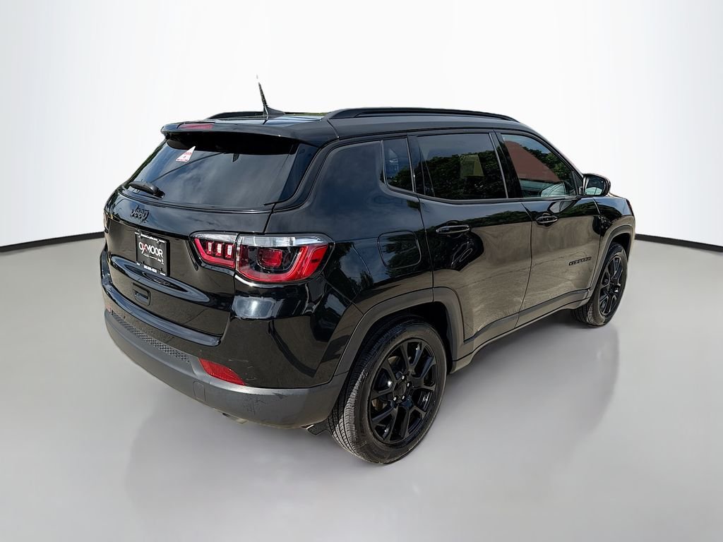 Certified Used 2022 Diamond Black Crystal Pearlcoat Jeep Altitude image 8