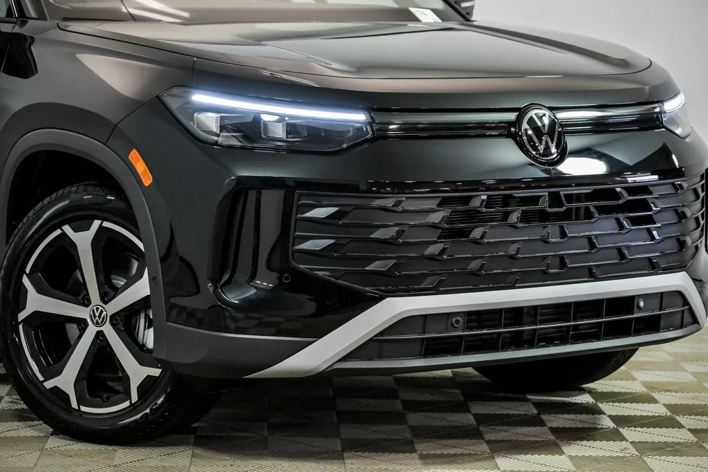 New 2026 Black Volkswagen 2.0T SE image 2