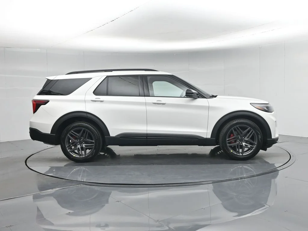 New 2026 Star White Metallic Tri-Coat Ford ST image 26