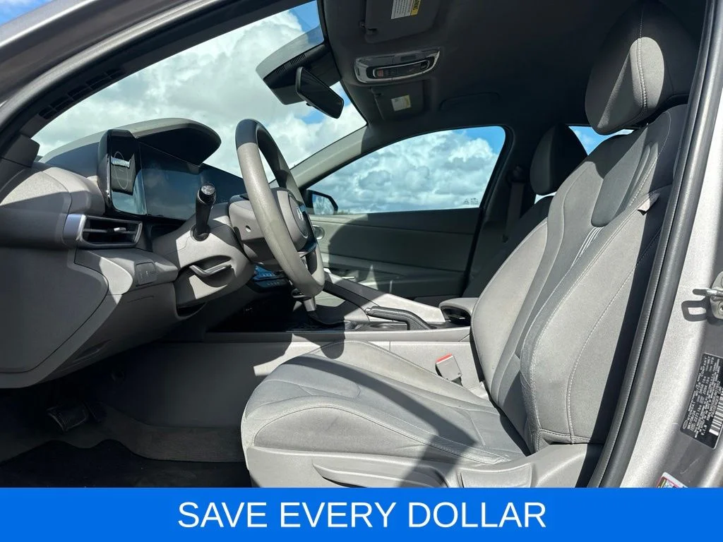 Used 2024  Hyundai SEL image 9