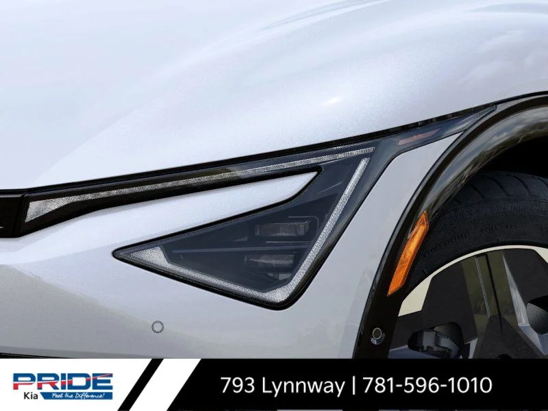New 2025 White Kia Light image 11