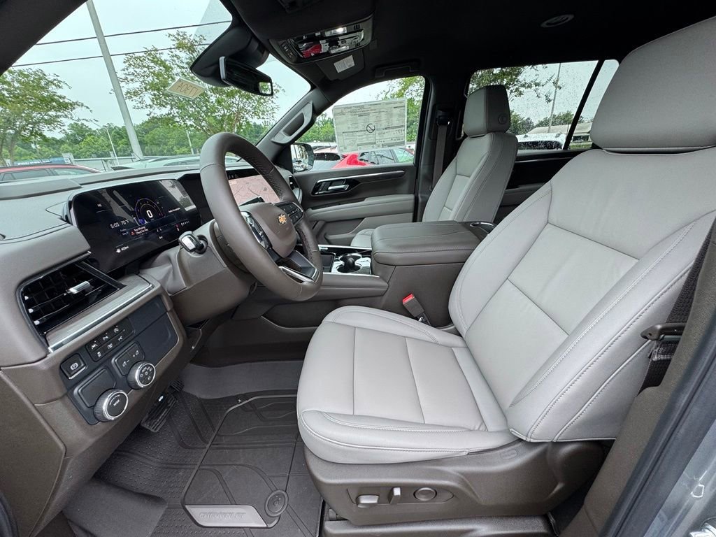 2026 Chevrolet Suburban LT - Photo 12