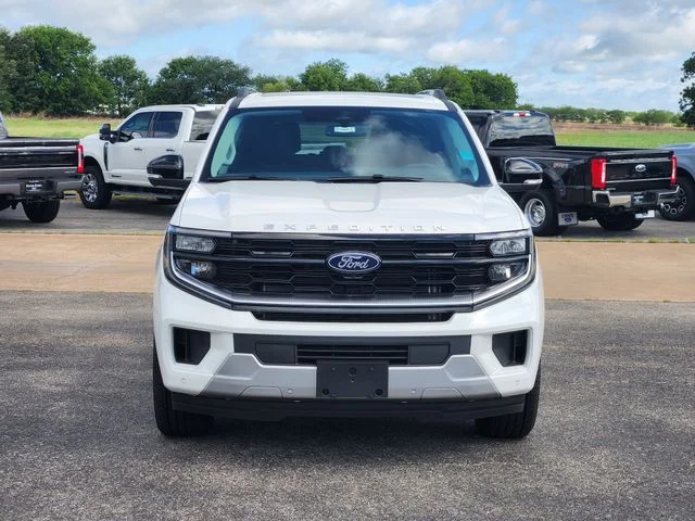 New 2026 Star White Metallic Tri-Coat Ford Platinum® image 2