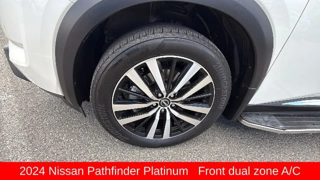 Used 2024 White Nissan Platinum image 9