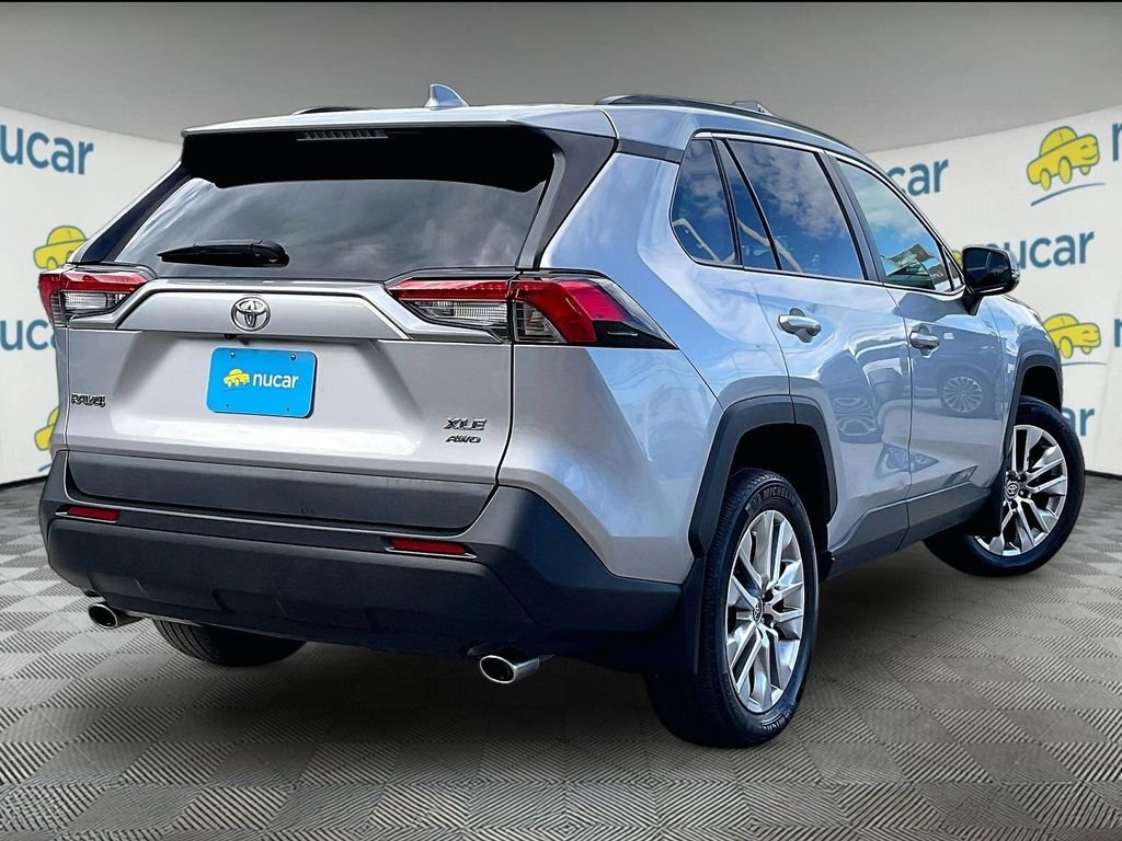 Used 2024 Silver Toyota XLE Premium image 6