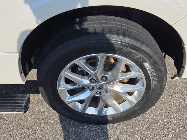 Used 2017 White Ford Limited image 17
