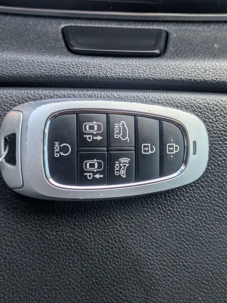 Used 2022 Gray Hyundai Limited image 35