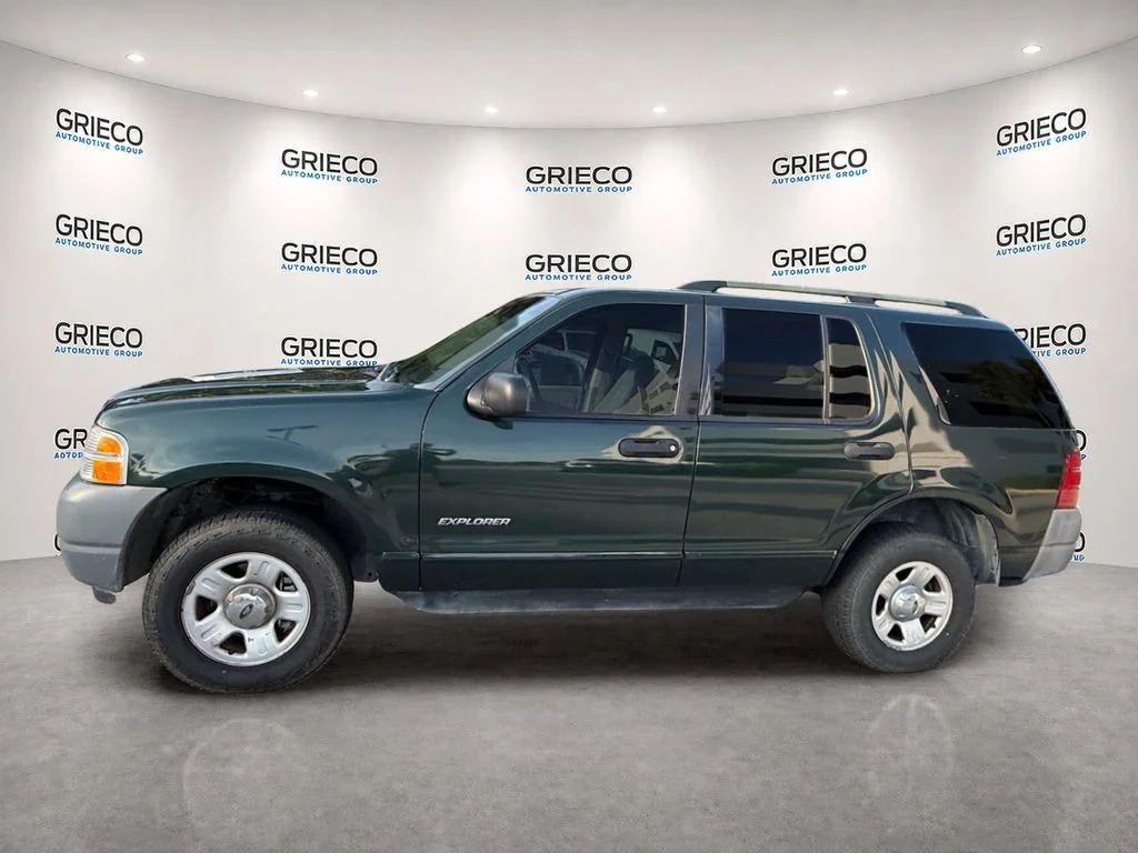 Used 2002  Ford XLS image 4